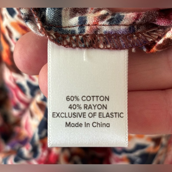 Evereve | Sonja Ikat Smocked‎ Blouse | 3/4 length sleeves lightweight | Size XS - Picture 11 of 11